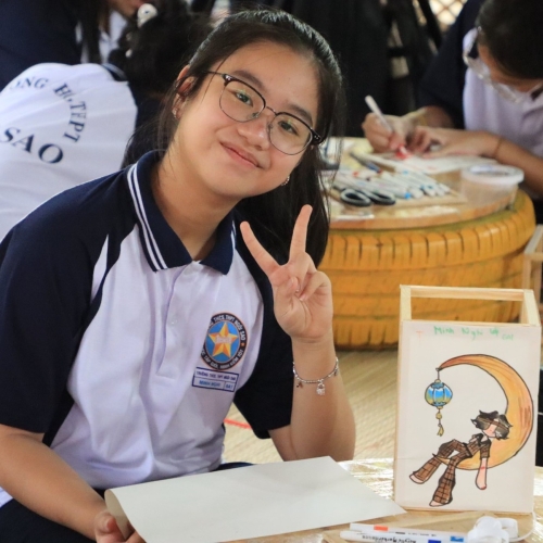 🌟🏮 TRẢI NGHIỆM LÀM LỒNG ĐÈN VÀ QUẠT LỤA THỦ CÔNG 🎨🎐